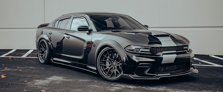 Crazy Dodge Charger SRT Hellcat Widebody Looks Like a Steroid Shot on  Custom Wheels - autoevolution