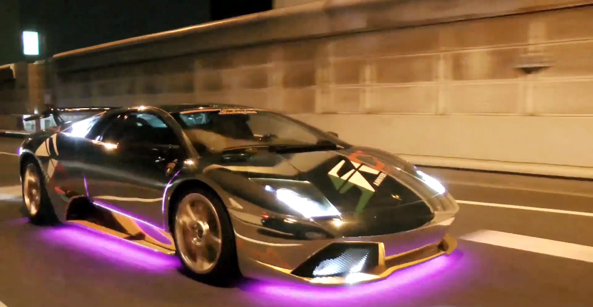 Crazy LED-Covered Lambos Cruise the Streets of Tokyo - autoevolution
