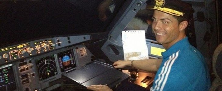 Cristiano Ronaldo posed in the pilot cabin some time ago
