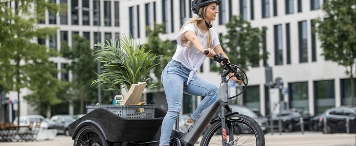 CUBE Bikes and SoFlow to Produce BMW-Inspired Cargo Bike and Three-Wheeled E-Scooter