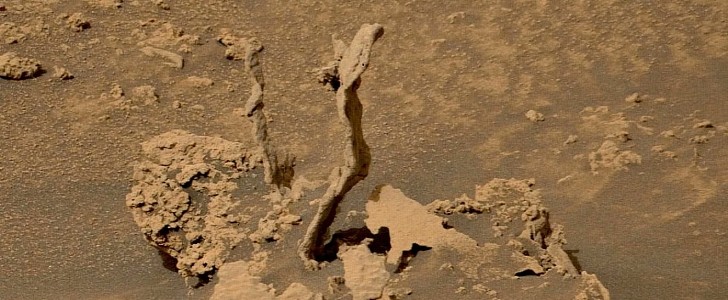 Curiosity rover spots two spikes on the Martian ground