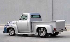 Custom 1955 Ford F-100 Is a Throwback to the Birth of the F-Series