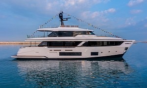 Custome Line’s 93-Foot Luxury Yacht Wolfpack Hits the Water