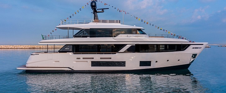 Custom Line launches new Navetta 30 luxury yacht named Wolfpack