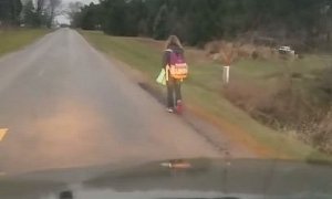 Dad Makes Daughter Walk to School After She’s Kicked Off The Bus For Bullying