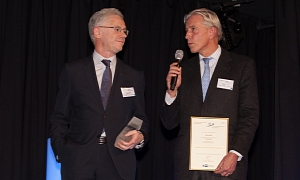 Daimler AG and Renault-Nissan Alliance Receive Award for Cooperation