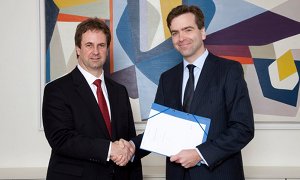 Daimler and Allianz Close Global Partnership