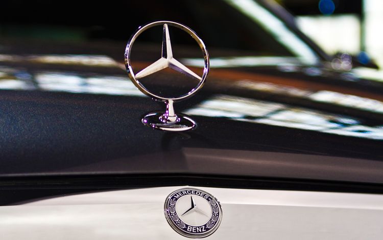 Daimler revises EBIT estimate