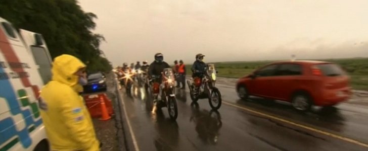 Bike convoy at Dakar 2016