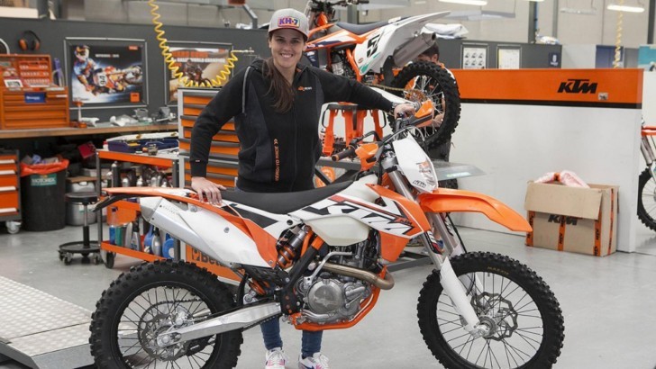 Laia Sanz signs deal with KTM until the end of 2017