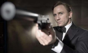 Daniel Craig Gets Aston Martins for Life