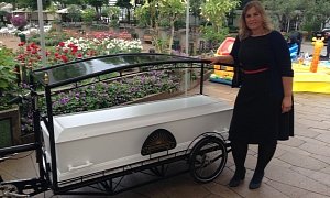 Danish Undertaker Opens World’s First Bicycle Hearse Service <span>· Video</span>