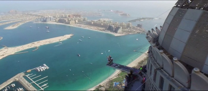 Daredevils Jumping of the 1,358-Foot Tall Residential Tower in Dubai Is Scary