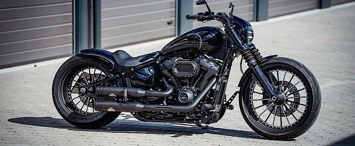 Harley-Davidson Breakout Black Panther