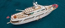 David Bowie’s Iconic $5 Million Motor Yacht El Caran Is Up for Sale