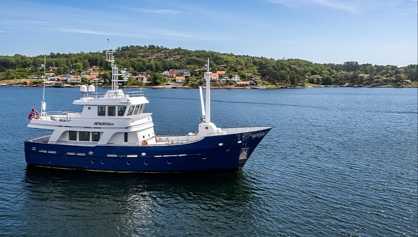 Andross is a small explorer yacht and research vessel