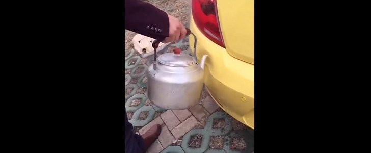 Dented VW Beetle Bumper Fixed With Hot Water in China