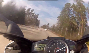 Derestricted Mercedes-Benz SL 63 AMG Runs From Two Yamaha R1 in Sweden