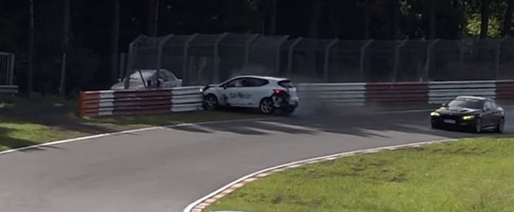 Renault Clio RS Nurburgring crash