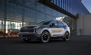 Digitally Redesigned 2025 Kia Sportage Reveals Bold Exterior Choices, High-Tech Interior