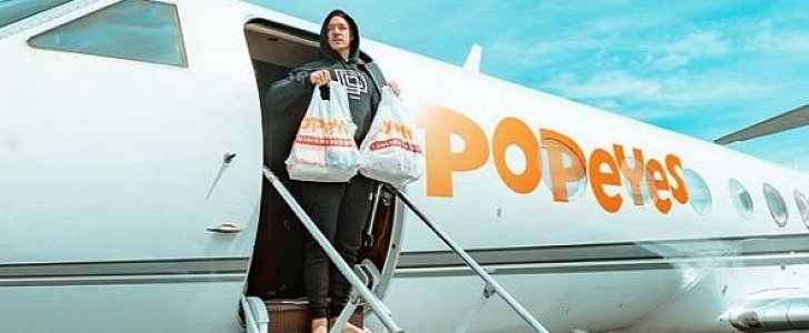 Diplo gets jet delivery from Popeyes at Burning Man, in the Nevada desert
