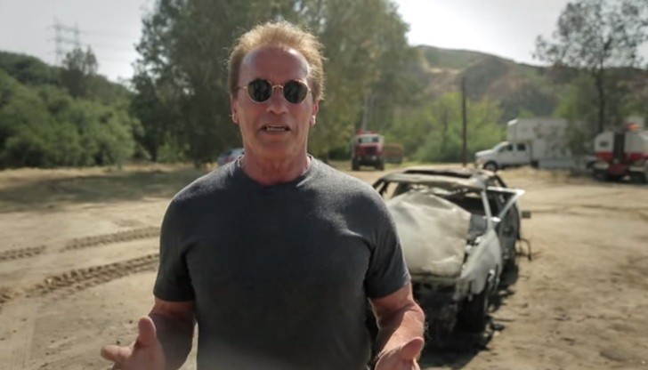 Arnold Schwarzenegger invites fans to blow shi*t up with his tank