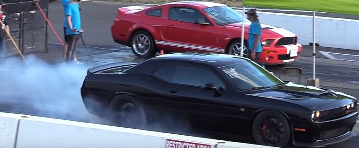 Dodge Challenger Hellcat Drag Races Modded Mustang Shelby GT500, Gets ...