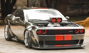 Dodge Challenger Hellcat "Old Dog" Has The Retro Muscle Car Vibes