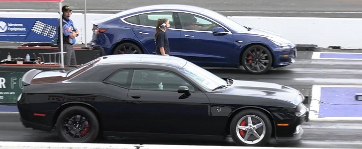 Dodge Challenger SRT Hellcat vs. Tesla Model 3