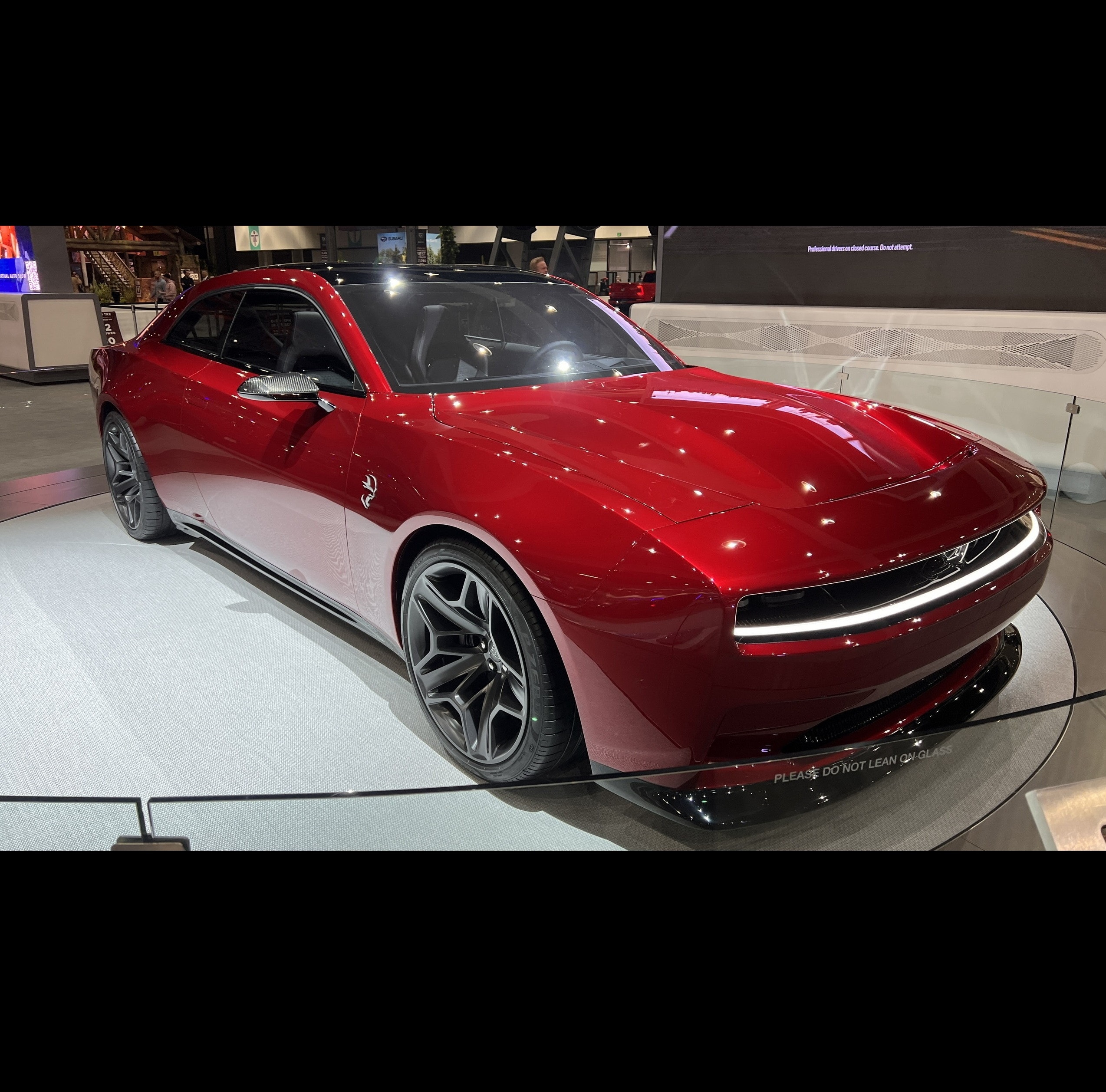 Dodge Charger Daytona Srt Concept Plugs Into The Heart Of The Future At