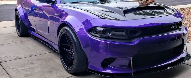 Dodge Charger Hellcat "HLCRAZY"