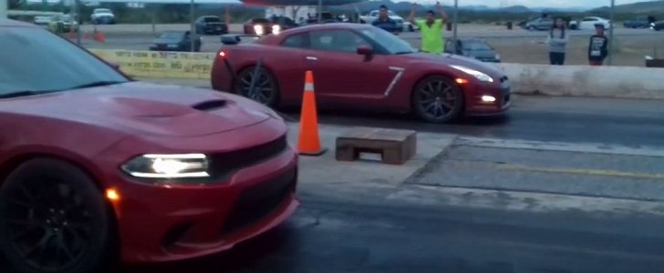 Charger Hellcat vs Nissan GT-R drag race