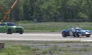 Dodge Charger Hellcat vs. Superformance Ford GT40 Drag Race Ends in Slaugther
