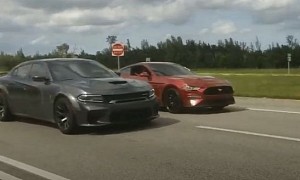 Dodge Charger Hellcat Widebody Races Modded Mustang GT, a Gap Is Born