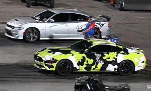 Dodge Charger Scat Pack Drags Ford Mustang GT, Someone Tries to Catch Up – Twice