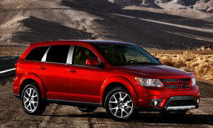 Dodge Gives the 2011 Journey the R/T Treatment