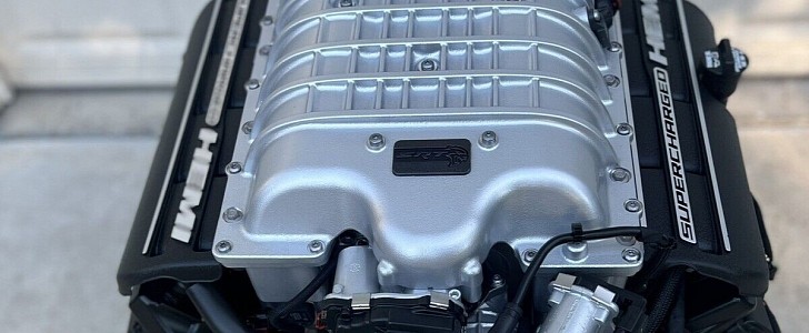 Dodge Hellcat V8 Engine