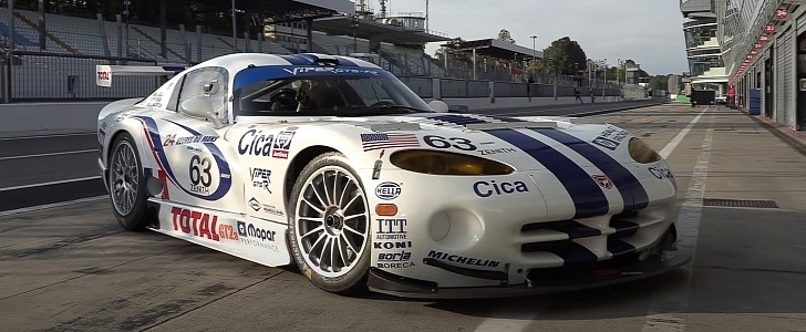 Dodge Viper GTS-R race car