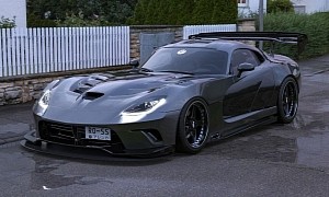 Dodge Viper Widebody Stealthily Blends in With Quiet Neighborhood Atmosphere