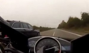 Don't Race a Tuned C63 AMG if Your Yamaha R1 Is Still Limited to 300 KM/H