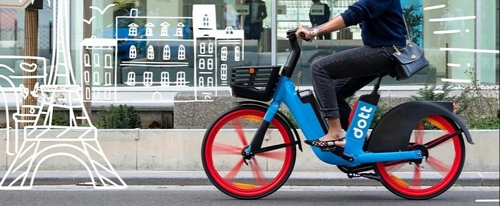 Dott's new e-bike rolling on the streets of Paris