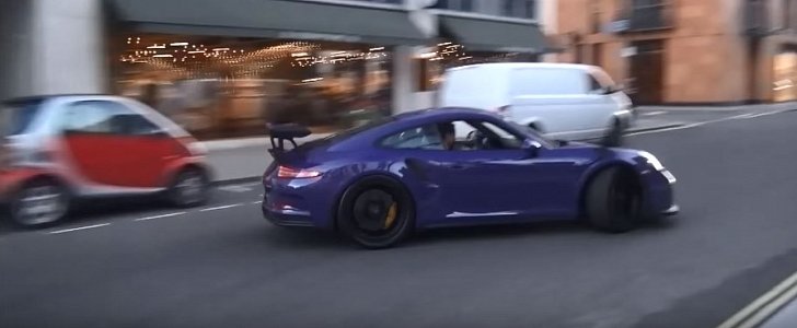 Porsche 911 GT3 RS drifting in London