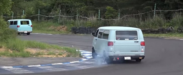 Drifting Dodge Vans in Japan