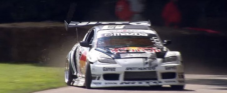 Mad Mike Whiddett drifts at 2016 Goodwood FoS