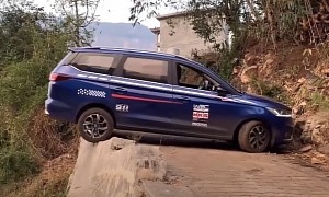 Driver Going Viral for Dangerous U-Turn on the Edge of a Cliff, Is It Real?