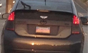 Driver Thinks Bentley Badges Are Cool on Toyota Prius