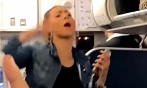 Drunk Woman on Spirit Airlines Flashes Entire Cabin When She Twerks in Anger
