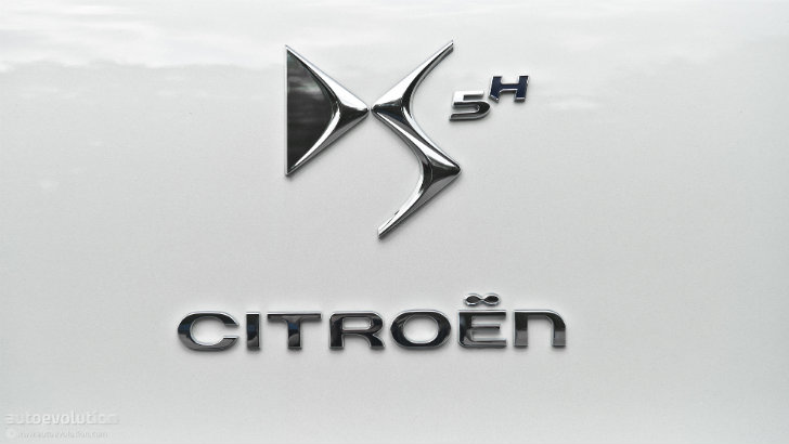Citroen DS5 badge