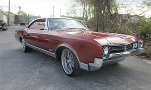 Dual-Exhaust 1966 Oldsmobile 88 Is a Trickster