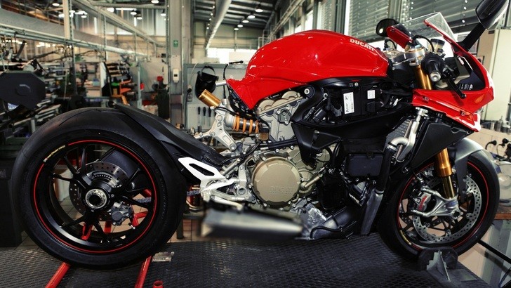 Akrapovic shows Ducati 1199 Panigale exhaust. Intentionally blurred.